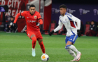 亞冠夜戰(zhàn)！海港0-1，李帥失良機(jī)，楊世元烏龍送禮。