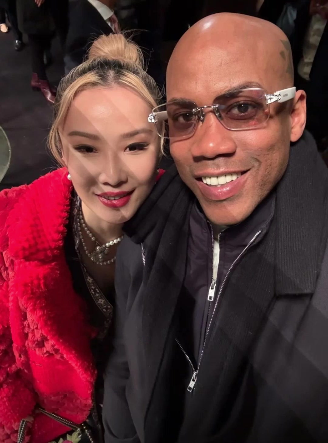 關(guān)系不一般！歌手汪妤凌曬與馬布里親密合影 曾參加好聲音
