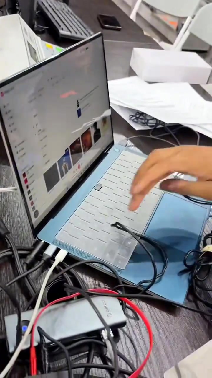 DJ貝，上班了！