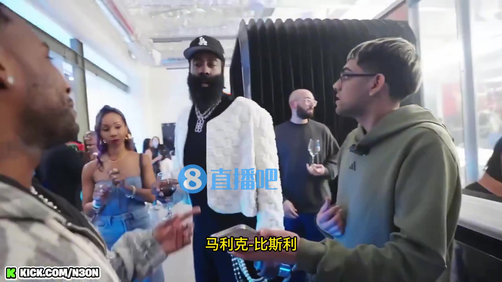 活塞比斯利說(shuō)你很容易防守！哈登：我在他頭上拿了50分回應(yīng)他