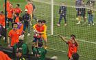 青島海牛9輪不勝，內(nèi)訌爆發(fā)，球員球迷沖突，李霄鵬致歉。