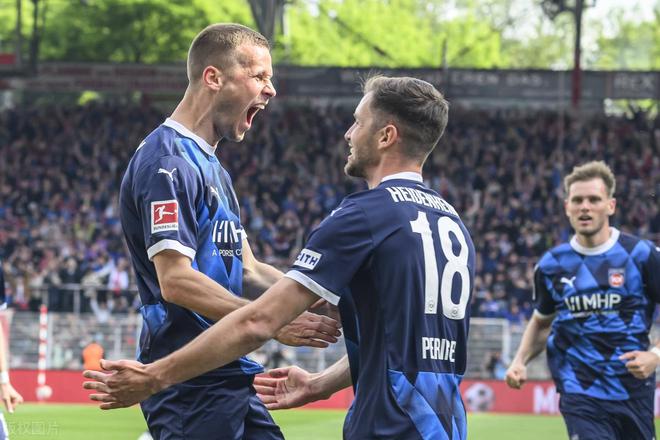 3-0，拜仁租將顯威，19歲小將助隊(duì)逆襲，德甲保級有戲。