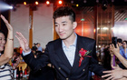 廣廈奪冠慶功宴，王博領(lǐng)獎，老臣齊聚，胡金秋獻舞敬酒。