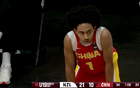 中國男籃戰(zhàn)強敵，同組三隊八強聚，郇斯楠蓋帽顯威。