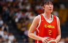 中國女籃新星，23歲1米86，五戰(zhàn)征服主帥，三分神準(zhǔn)如李夢。