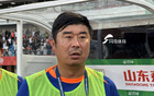 中乙聯(lián)賽泰山B隊VS杭州隊，韓鵬主帥指揮。
