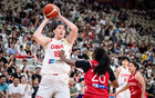 女籃大勝后遇困境，張子宇效率低，宮魯鳴需反思。