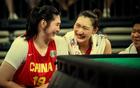 雙塔強(qiáng)威，宮魯鳴一招勝！張子宇爆發(fā)，小楊雙9，女籃連勝兩場(chǎng)！